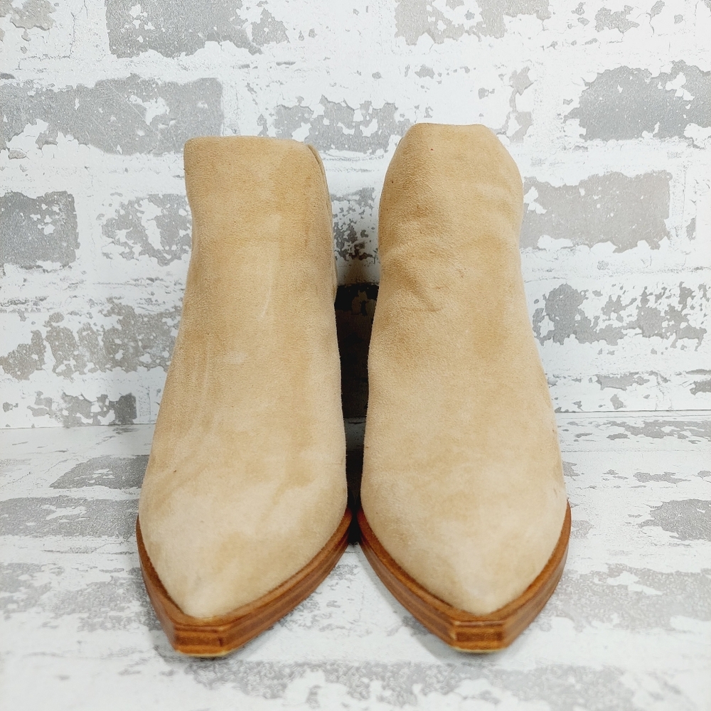 NEW Vince Camuto Gigietta Tan Suede Block Heel Pointed Toe Ankle Boots I41 - Picture 3 of 13